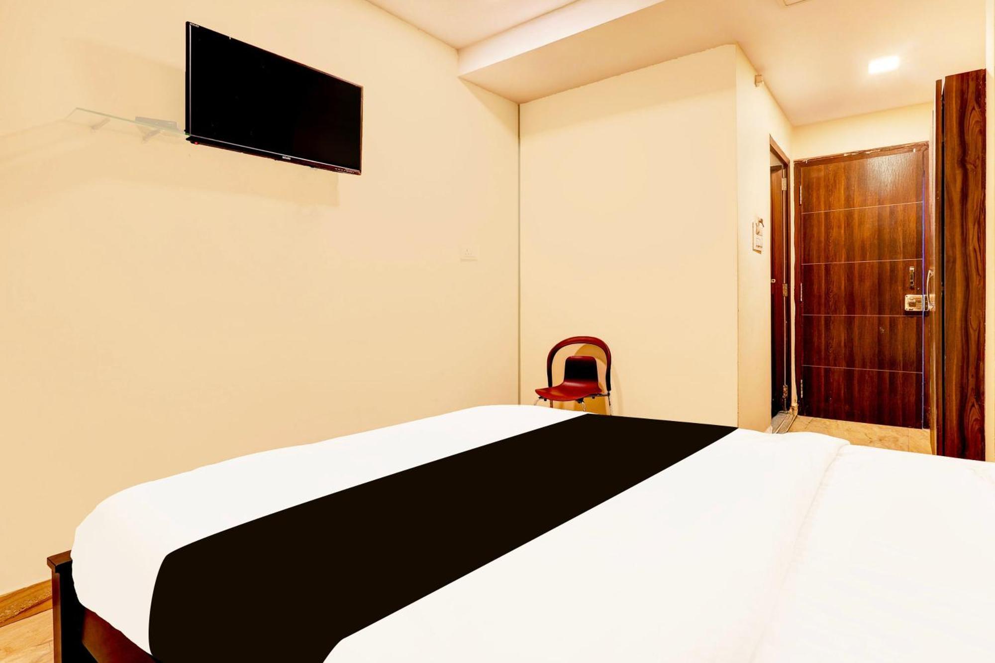 Super Hotel O Mahanadu Formerly Akshaya Bheemas Vijayawāda Eksteriør billede
