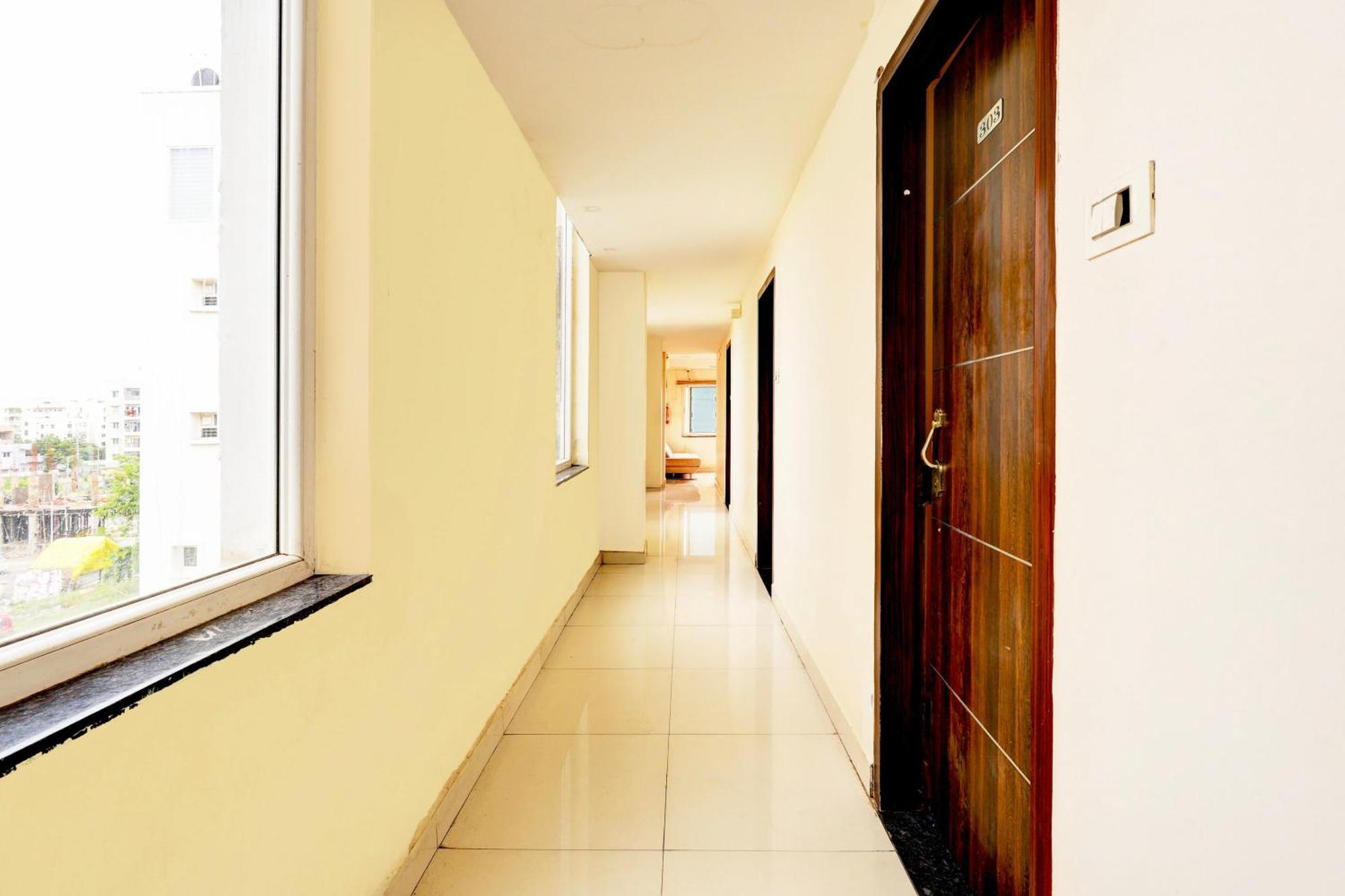 Super Hotel O Mahanadu Formerly Akshaya Bheemas Vijayawāda Eksteriør billede